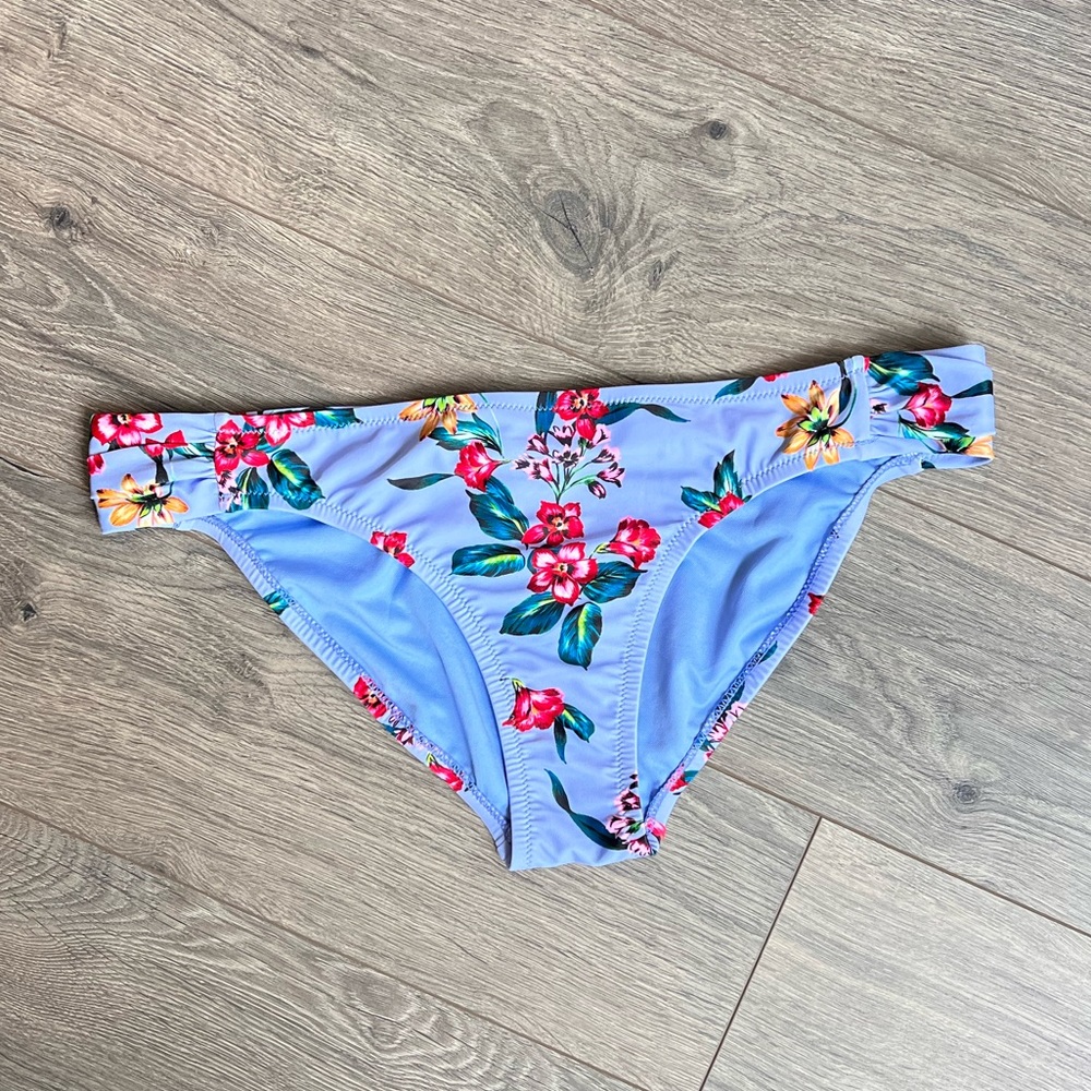 🆕 Jessica Simpson bikini - large